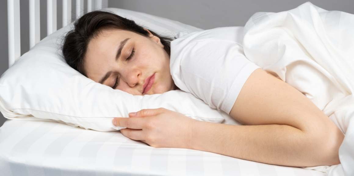 Conseils pour soulager l'inconfort des personnes qui dorment sur le ventre