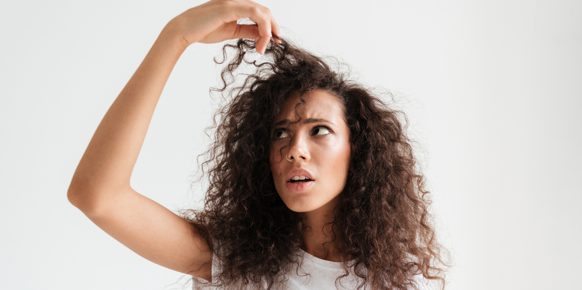 7 signes de changement de texture des cheveux pouvant indiquer une carence