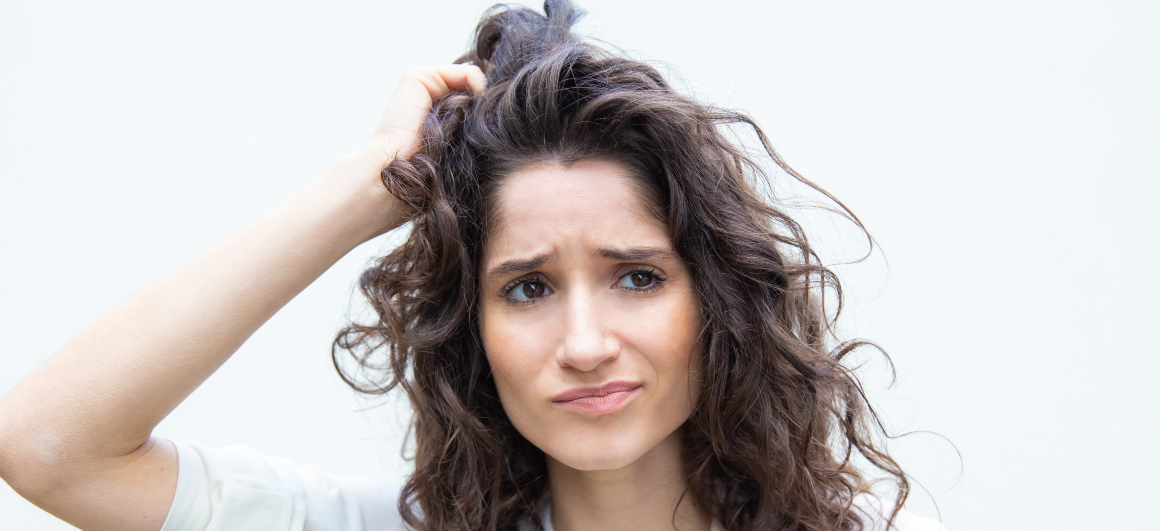 Comment retrouver des cheveux sains : Conseils pour réparer les cheveux abîmés.